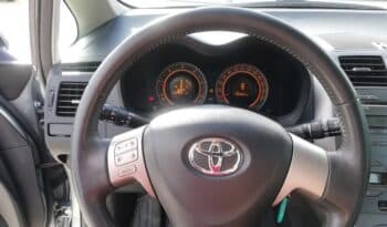 Toyota Auris 1.4 D-4D Sol completo